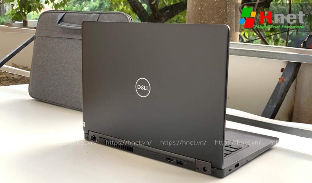 Thiết kế của Laptop Dell latitude E5490 i5