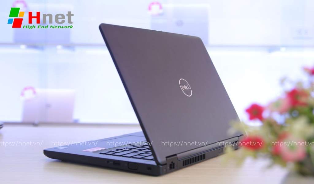 Thiết kế của Laptop Dell Latitude E5490 i7